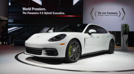 Porsche Panamera 2017 phiên bản trục cơ sở kéo dài chính thức ra mắt