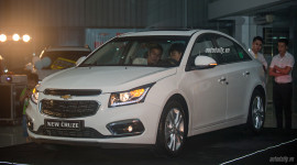 Chevrolet Cruze 2016 về đại l&yacute; trước ng&agrave;y ra mắt ch&iacute;nh thức