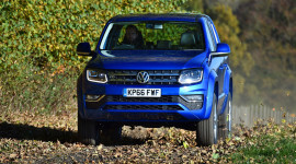 Volkswagen Amarok 2017 có giá từ 40.532 USD