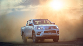 Video: Đánh giá chi tiết Toyota Hilux 2016 trang bị động cơ, hộp số mới