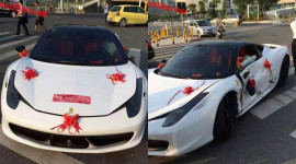 Siêu ngựa Ferrari 458 Italia gặp nạn khi làm xe hoa