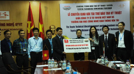Toyota Việt Nam tặng xe và động cơ phục vụ đào tạo