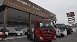 Đại l&yacute; xe thương mại Hyundai tại Việt Nam đ&oacute;n Ph&oacute; Chủ tịch Tập đo&agrave;n