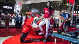 Vespa 946 Red cực chất tại Vietnam MotorCycle Show 2017