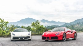 Tôi đã "cóng" khi lái Ferrari 488GTB và 488 Spider