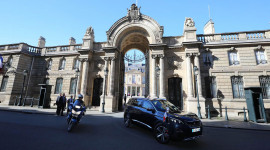 Tổng thống Pháp đi xe “độc” trong Lễ Quốc khánh