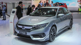 Cận cảnh Honda Civic Turbo với g&oacute;i độ Modulo tại Việt Nam