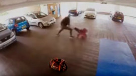Trộm ôtô gặp võ sỹ MMA và cái kết chóng vánh