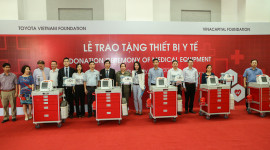 Toyota Việt Nam tặng thiết bị y tế cho 8 bệnh viện ở Lai Châu