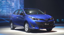Toyota trình làng Yaris sedan “giá rẻ”