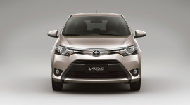 Toyota Việt Nam hỗ trợ phí trước bạ cho khách mua Vios và Innova