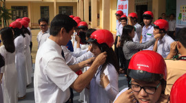 Honda Việt Nam tặng 1.300 MBH cho học sinh Đắk N&ocirc;ng