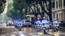 Cảnh sát Việt dùng môtô 'khủng' hộ tống Tổng thống Mỹ