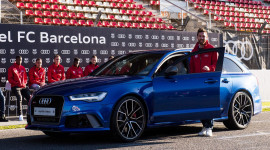 Sau Real Madrid, các cầu thủ Barcelona cũng nhận dàn xe Audi
