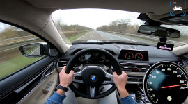 BMW M760Li “bay” trên cao tốc với tốc độ 320 km/h
