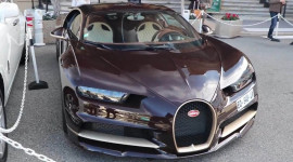 Xem Bugatti Chiron thu hút sự quan tâm của người hâm mộ