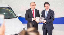 THACO trao tặng xe Kia Optima cho HLV Park Hang Seo