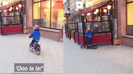 Video: Cậu bé bị phân tâm vì mải ngắm ảnh quảng cáo