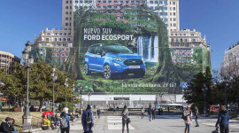Ford mạnh tay làm biển quảng cáo lớn nhất thế giới cho EcoSport