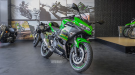 Chi tiết Kawasaki Ninja 250 2018 giá 133 triệu