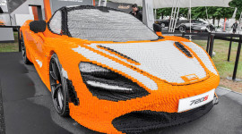 McLaren 720s bằng LEGO... nặng hơn cả xe thật
