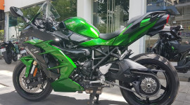 "Siêu môtô" Kawasaki Ninja H2 SX chính thức cập bến thị trường Việt