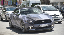 Ford Mustang mui trần m&agrave;u cực chất của đại gia H&agrave; Nội