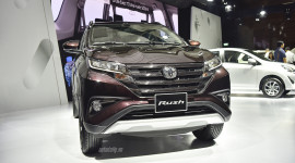 Có nên rút cọc Mitsubishi Xpander để mua Toyota Rush không?