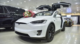 Đại gia Hà Nội chi 9 tỷ tậu Tesla Model X hơn tặng vợ ngày 20/10