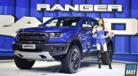 Giá lăn bánh Ford Ranger Raptor và Wildtrak chênh nhau 400 triệu