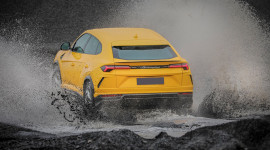 Si&ecirc;u SUV Lamborghini Urus chinh phục băng đảo Iceland