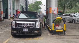 Xe ‘quái thú’ của Tổng thống Donald Trump lăn bánh trên đường Hà Nội