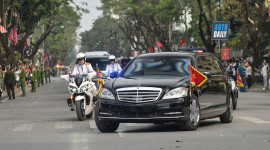 Mercedes S600 Pullman Guard và Maybach 62S của Kim Jong-un trên phố HN