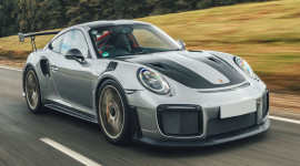 Video: Porsche 911 GT2 RS đạt tốc độ 353,5 km/h