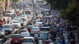 Giải pháp nào cho “cơn ác mộng” giao thông mùa nóng?
