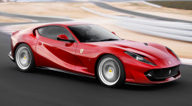 Siêu xe Ferrari 812 Superfast Spider sẽ ra mắt trong tháng 9?