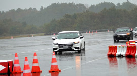 Thử c&ocirc;ng nghệ Honda Sensing v&agrave; hệ thống Sport Hybrid i-MMD tại trường đua