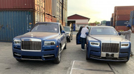 Cặp đôi Rolls-Royce trùng màu về tay đại gia Campuchia