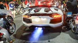 Lamborghini Aventador nẹt p&ocirc; khạc lửa ăn mừng Việt Nam v&ocirc; địch