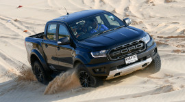 Chinh phục đồi cát Bàu Trắng cùng Ford Ranger Raptor