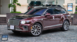 Đi 4.000 km, Bentley Bentayga màu độc nhất Việt Nam bán rẻ hơn xe mới 4,5 tỷ đồng