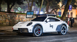 Porsche 911 Dakar giá hơn 15 tỷ của đại gia Sài Gòn đi xuyên Việt ra Hà Nội