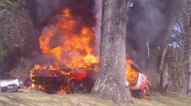 Siêu xe Ferrari cháy, tài xế thiệt mạng