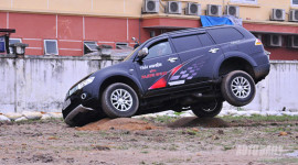 Phấn khích cùng Mitsubishi Pajero Sport