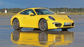 Vừa ra mắt, Porsche 911 Carrera 2012 đã bị triệu hồi
