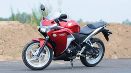 Honda CBR250R: Không dành cho người ít tiền!