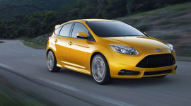 Ford Focus ST c&oacute; gi&aacute; b&aacute;n từ 24.495 USD