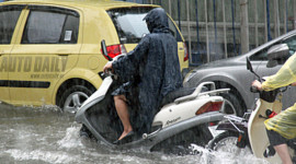 3 rủi ro khiến xe tay ga “chết” trong mưa