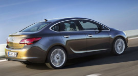 Opel Astra 2013– “lính mới” trong phân khúc sedan