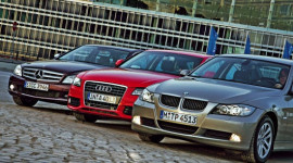 Mercedes-Benz vẫn “dưới trướng” BMW và Audi
